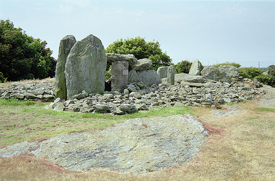 Trefignath Dolmen, Anglesey