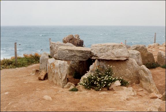 Beg-an-Dorchenn Passage Grave, Brittany