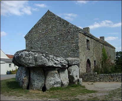 Crucuno Passage Grave, Brittany